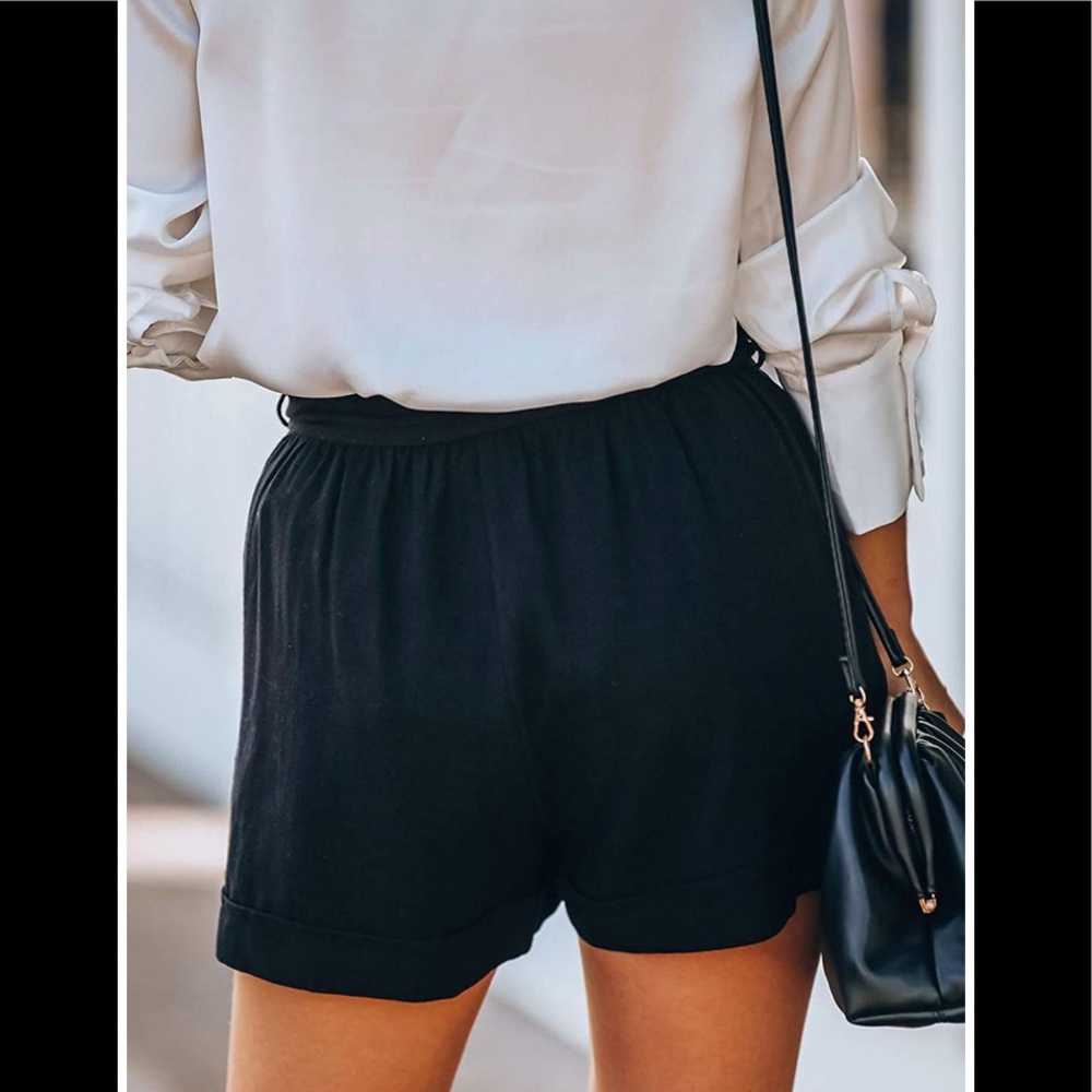🆕Elastic Waist Side Pockets Ruffle Linen Shorts - Picture 2 of 3